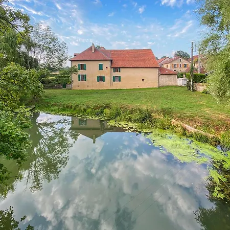 Amazing In Holiday home Chemilly