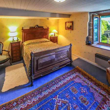 Amazing In Chemilly Vakantiehuis