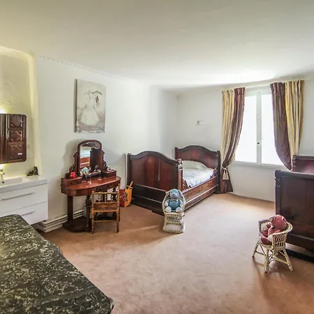 Amazing In Chemilly Hébergement de vacances *