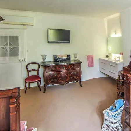 Vakantiehuis Amazing In Chemilly *